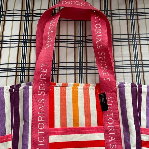 Victoria's Secret Weekender Tote Bag - Picture 5 of 8